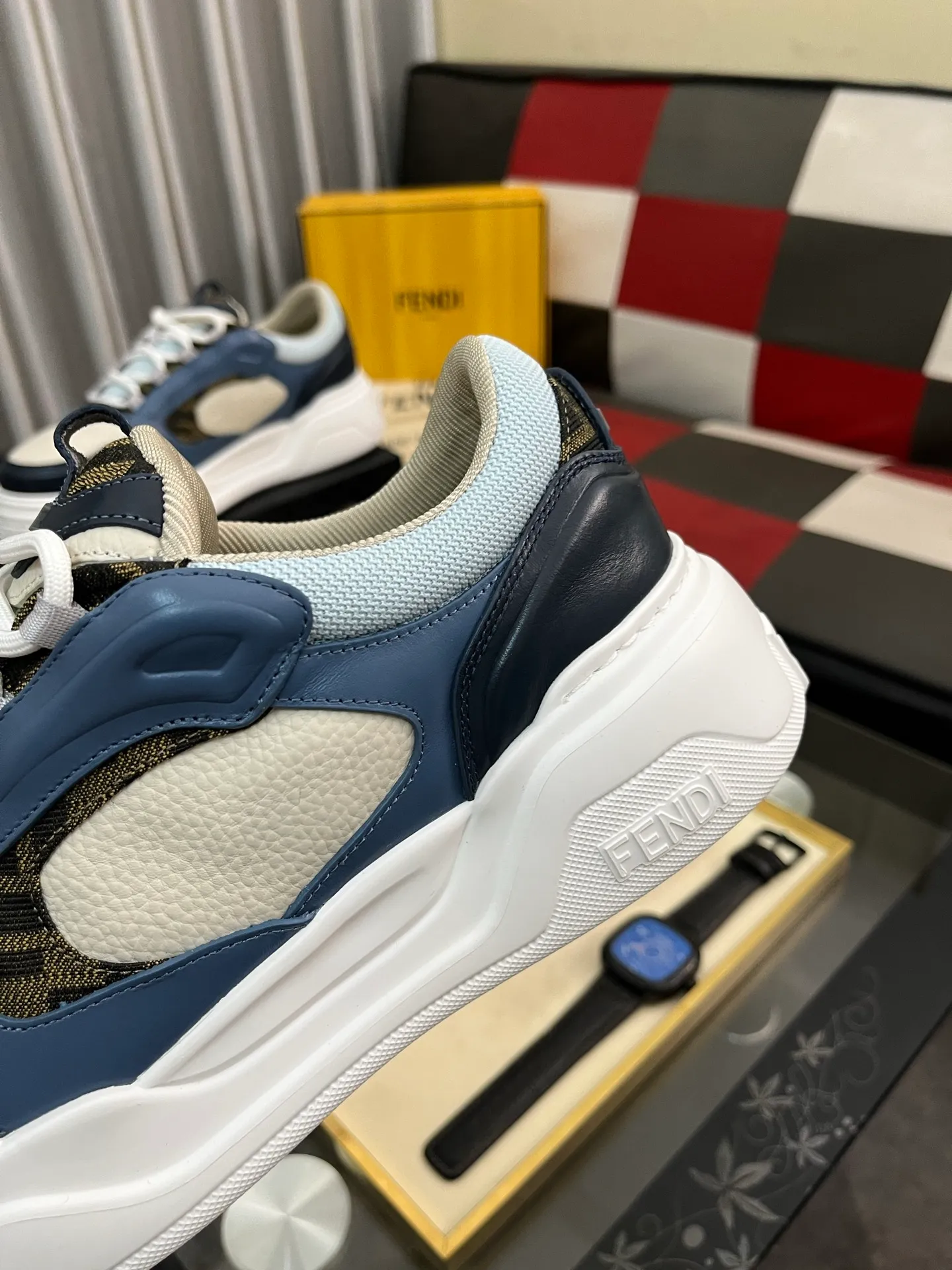 Men's Men's Shoes 💰680⌚️⌚️(Higher version) [Fendi] Fendi's latest casual shoes for men! Available at counters simultaneously! A one-to-one replica of the original. Made entirely of imported top-grain calfskin, the interior is made of top-grain water-dyed cowhide, and the original factory-supplied rubber outsole. Leading new fashion concepts. Matching code: 38-44. 45 can be customized and non-returnable!